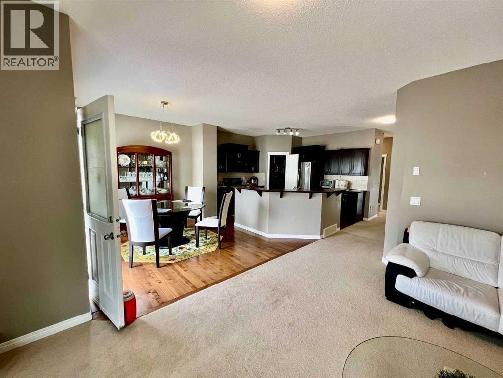 2092 Reunion Boulevard NW — photo 2