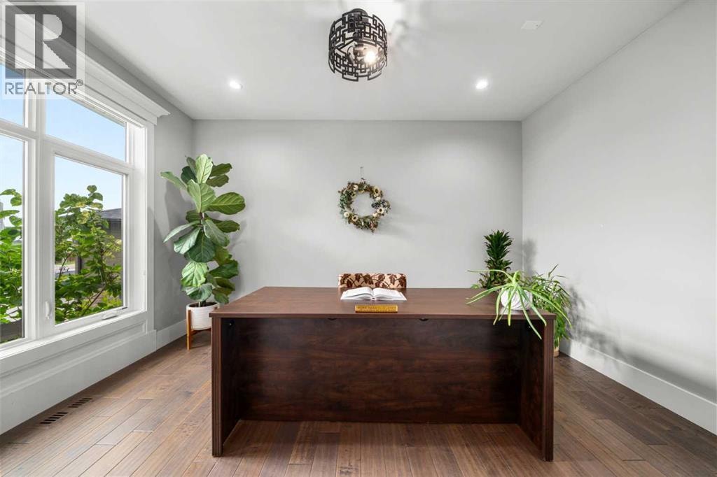 148 Kinniburgh Loop — photo 4