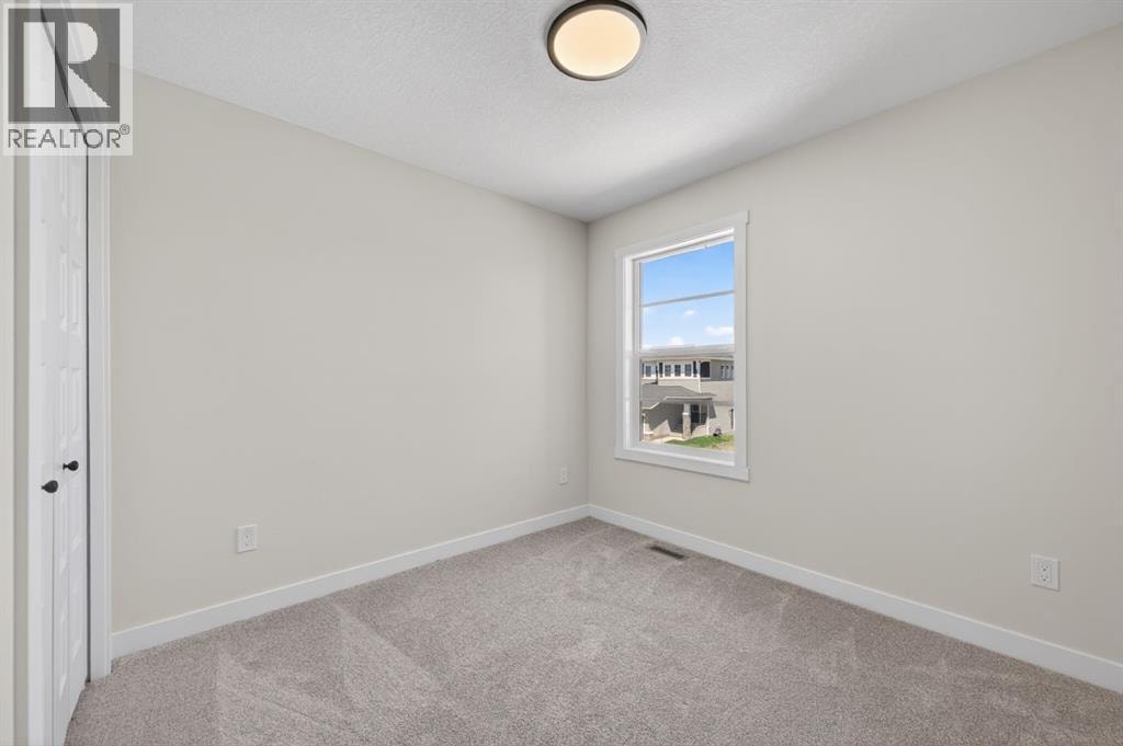 1059 Bayview Crescent — photo 32