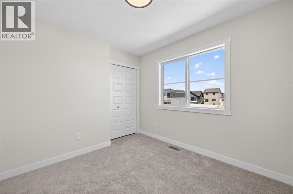 1059 Bayview Crescent — photo 34