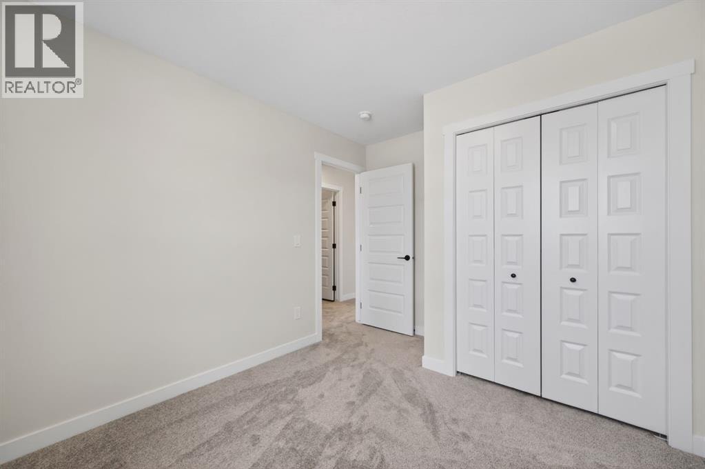 1059 Bayview Crescent — photo 33