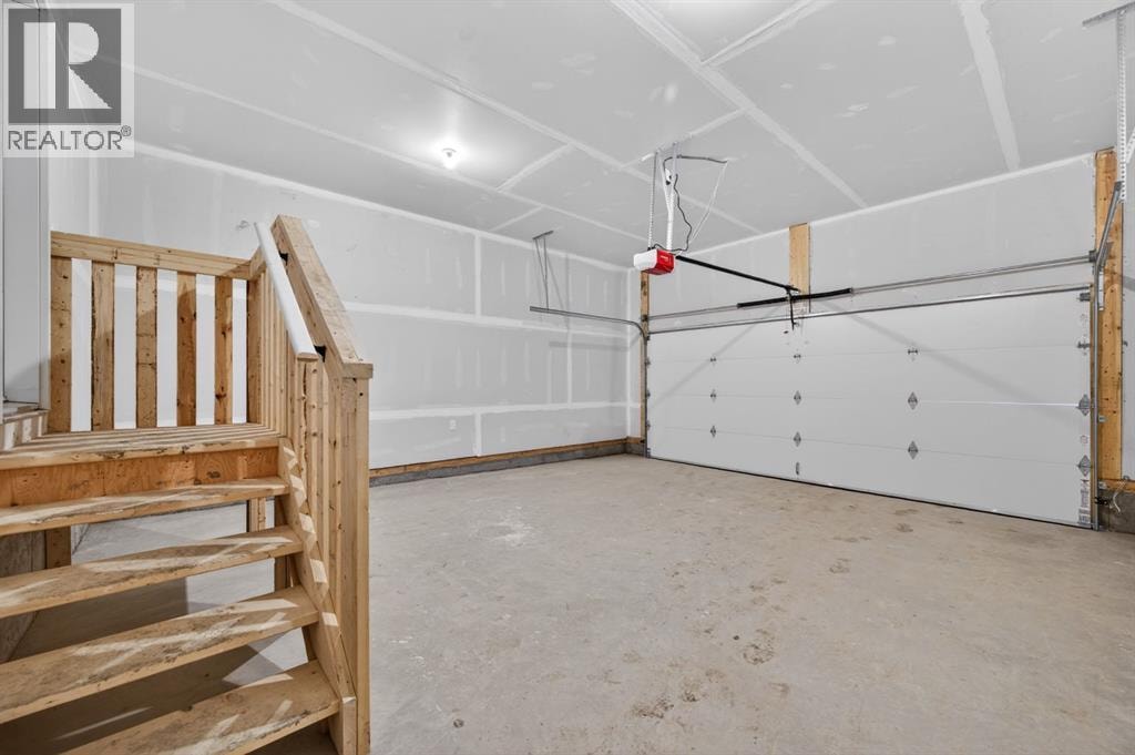 1059 Bayview Crescent — photo 41