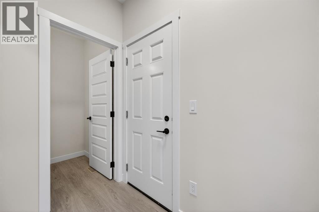 1059 Bayview Crescent — photo 18