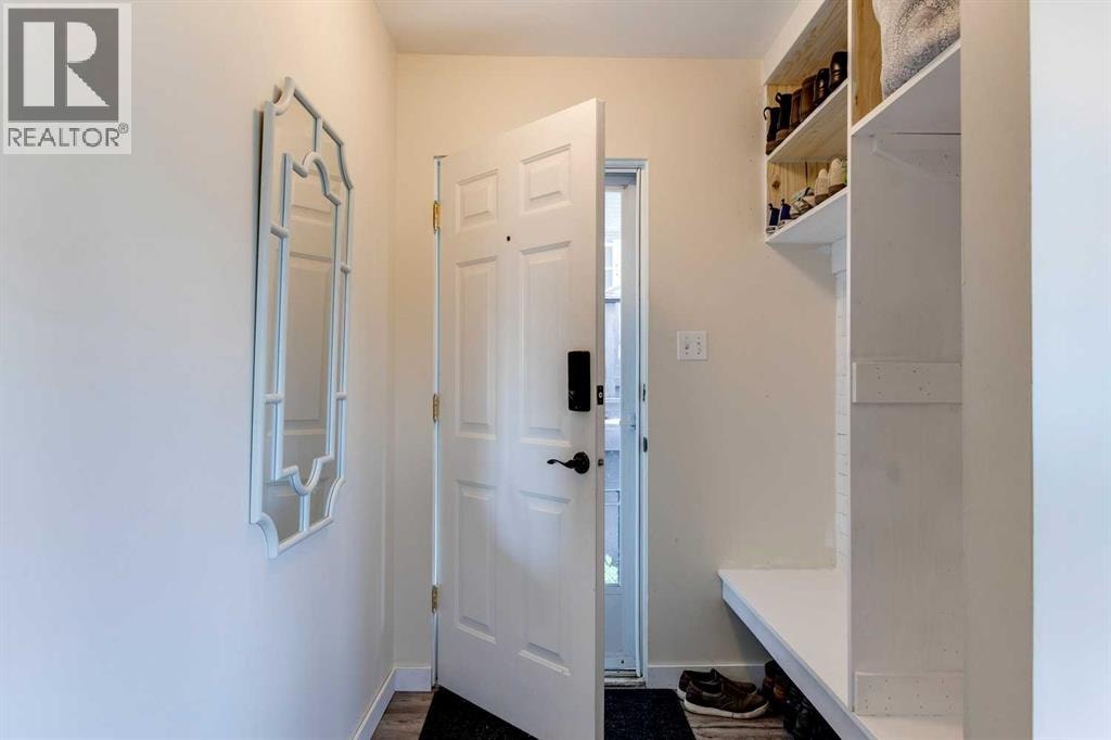 1333 Rosehill Drive NW — photo 3