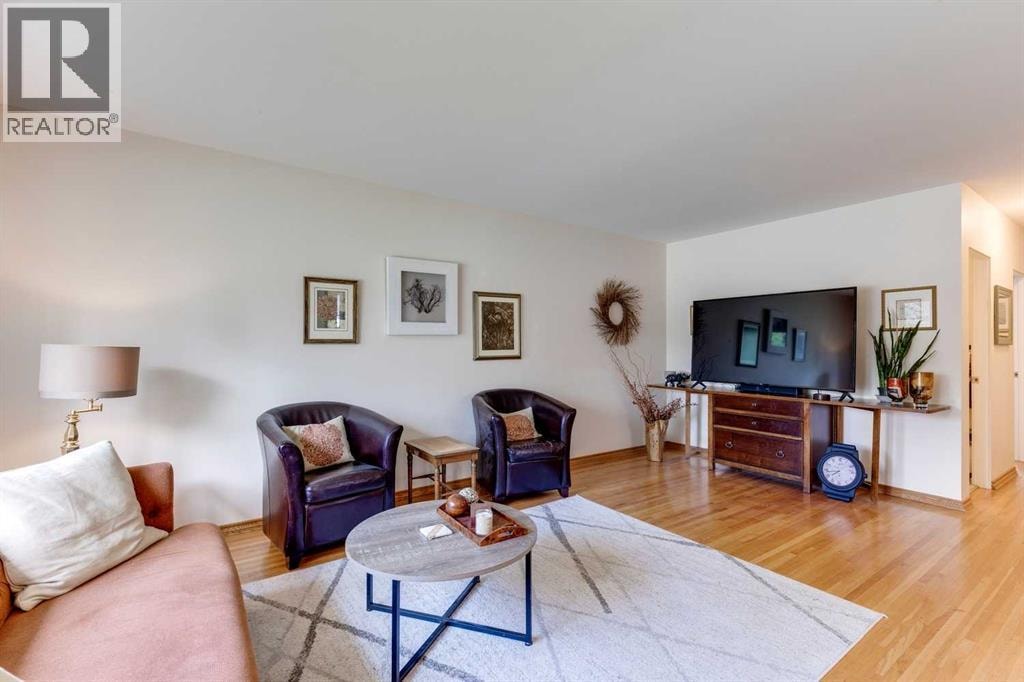 1333 Rosehill Drive NW — photo 5