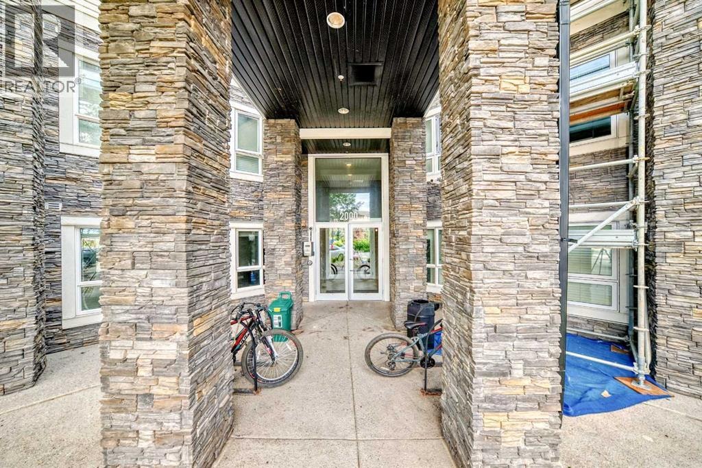 2101, 240 Skyview Ranch Road NE — photo 29