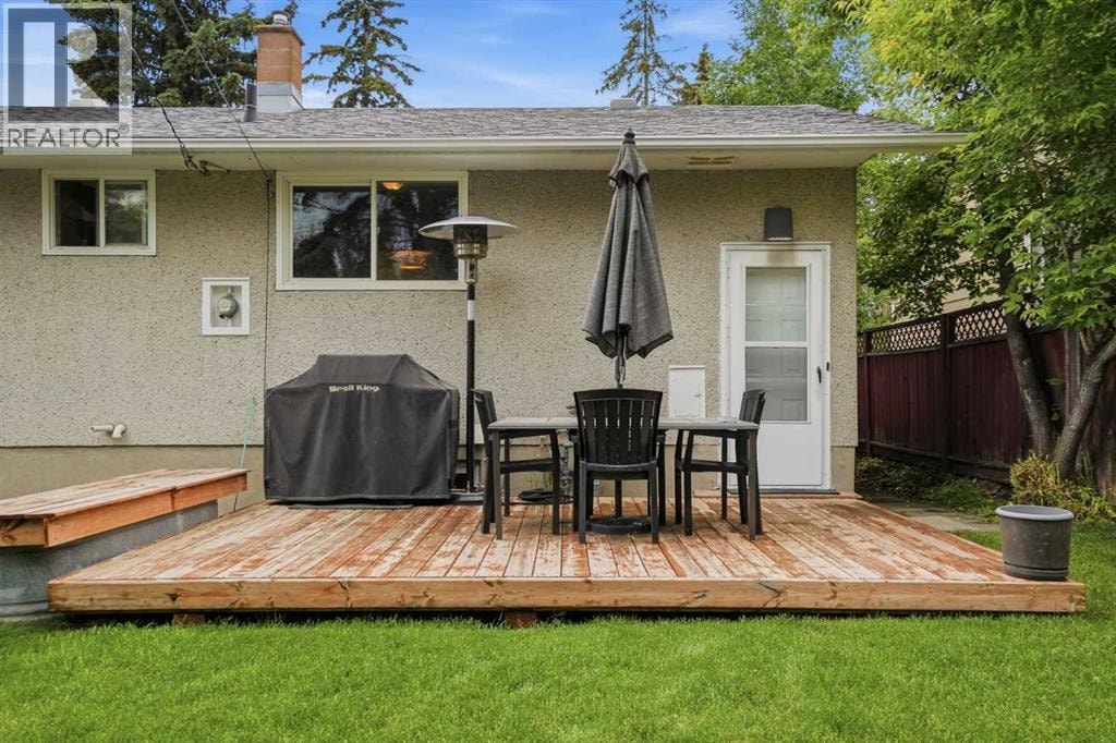 3732 45 Street SW — photo 25