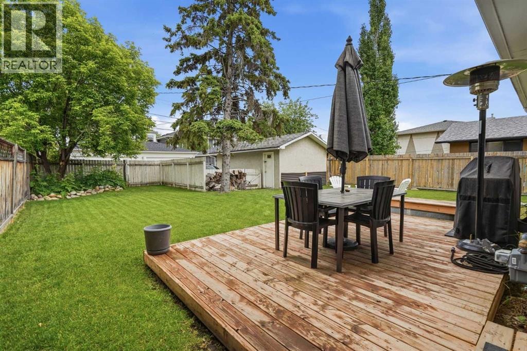 3732 45 Street SW — photo 26
