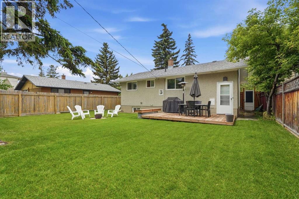 3732 45 Street SW — photo 28