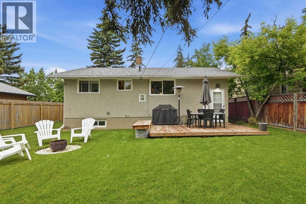 3732 45 Street SW — photo 30