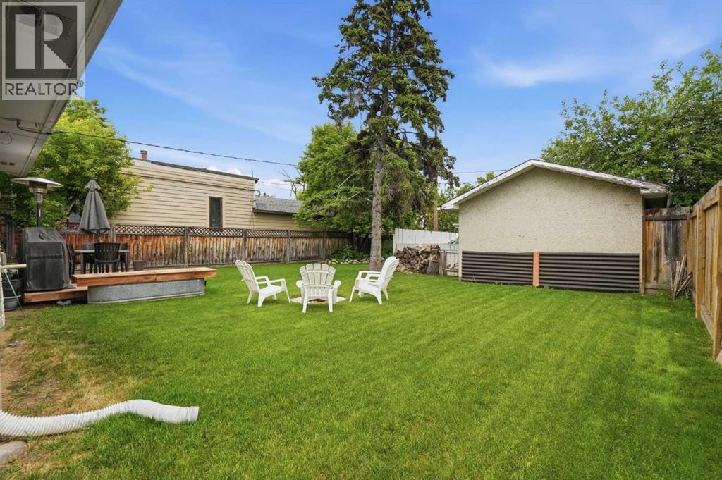 3732 45 Street SW — photo 31