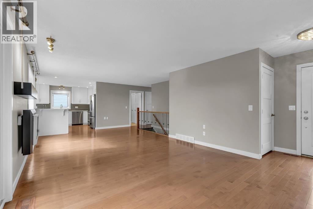 512 Woodside Drive NW — photo 8