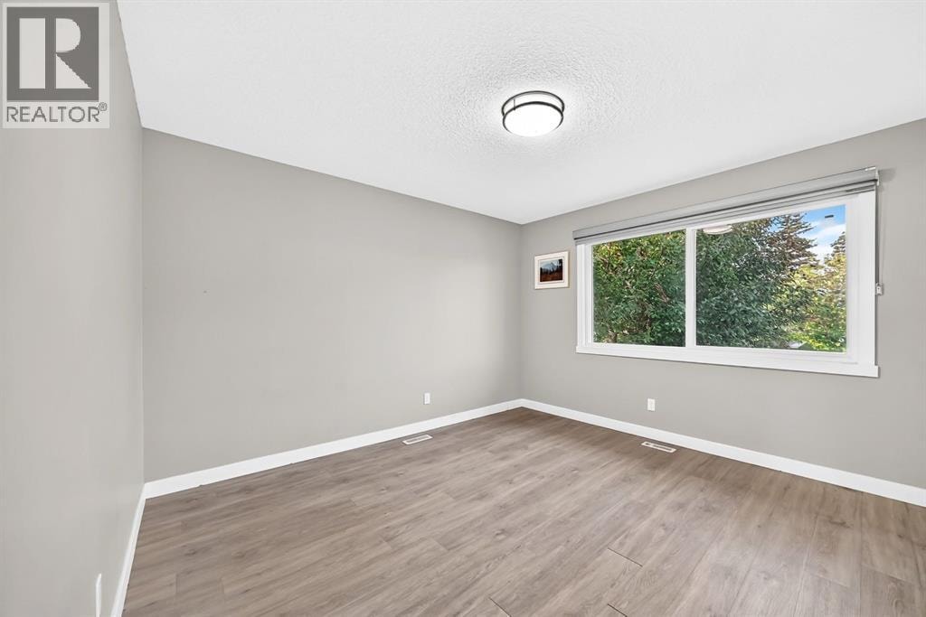 2703 60 Street NE — photo 15