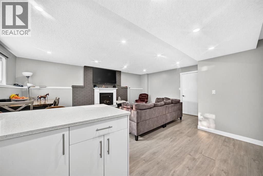 2703 60 Street NE — photo 30