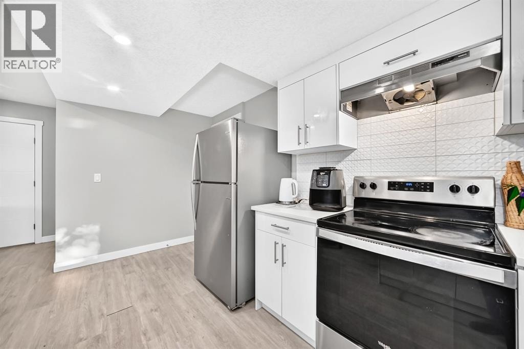 2703 60 Street NE — photo 31