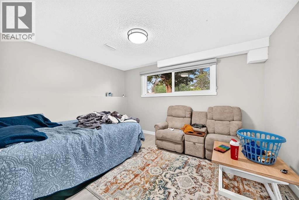 2703 60 Street NE — photo 36