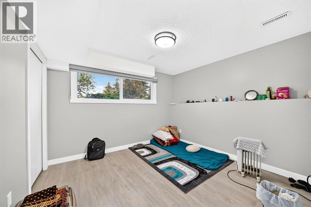 2703 60 Street NE — photo 37