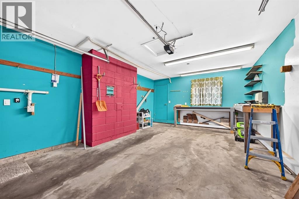 2703 60 Street NE — photo 43