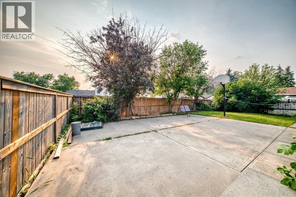 2703 60 Street NE — photo 45