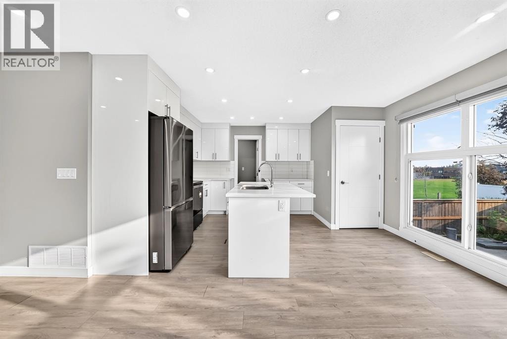 2703 60 Street NE — photo 8