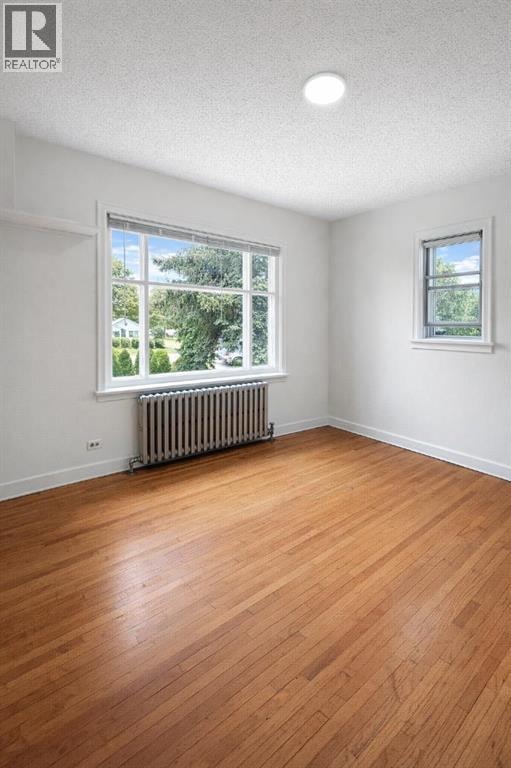 326 27 Avenue NE — photo 11
