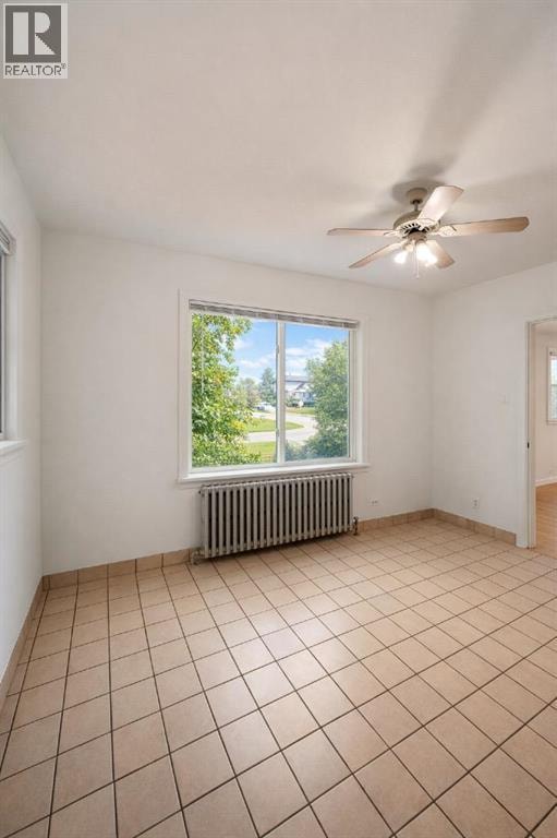 326 27 Avenue NE — photo 15