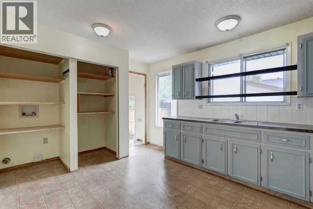 423 Queen Anne Way SE — photo 15