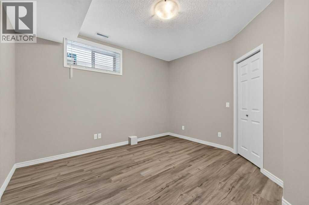 52 Sandstone Ridge Crescent — photo 31