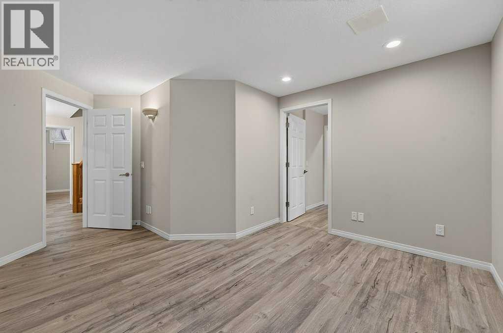 52 Sandstone Ridge Crescent — photo 32