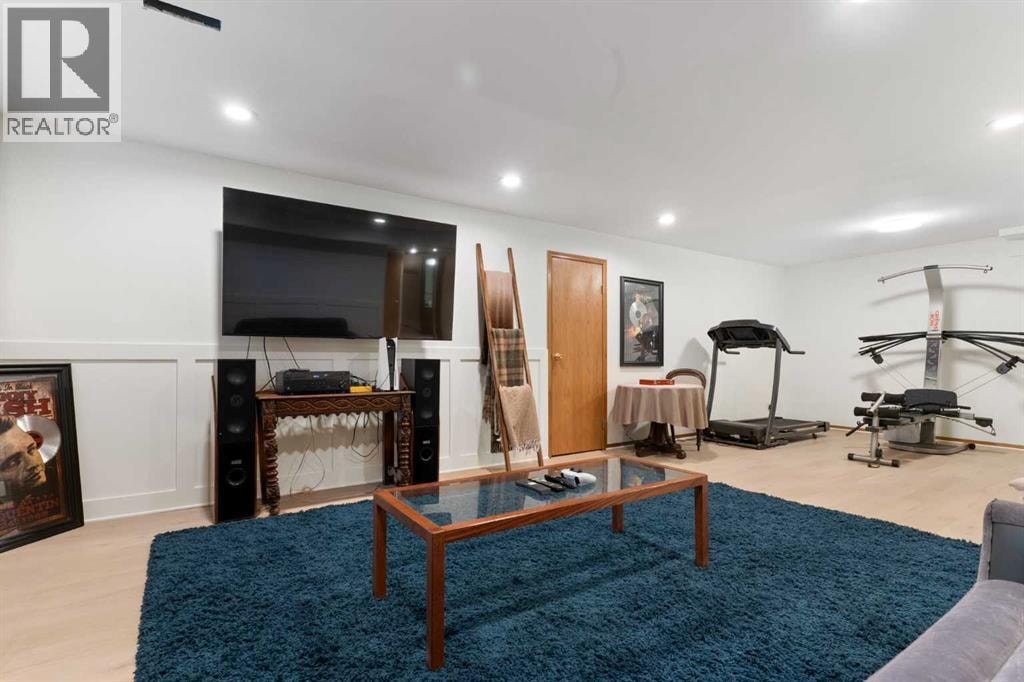 476 Silvergrove Gardens NW — photo 39