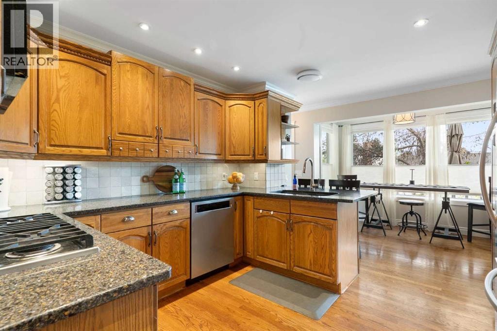 476 Silvergrove Gardens NW — photo 14