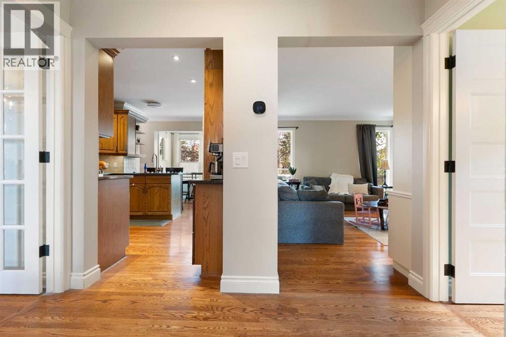 476 Silvergrove Gardens NW — photo 10