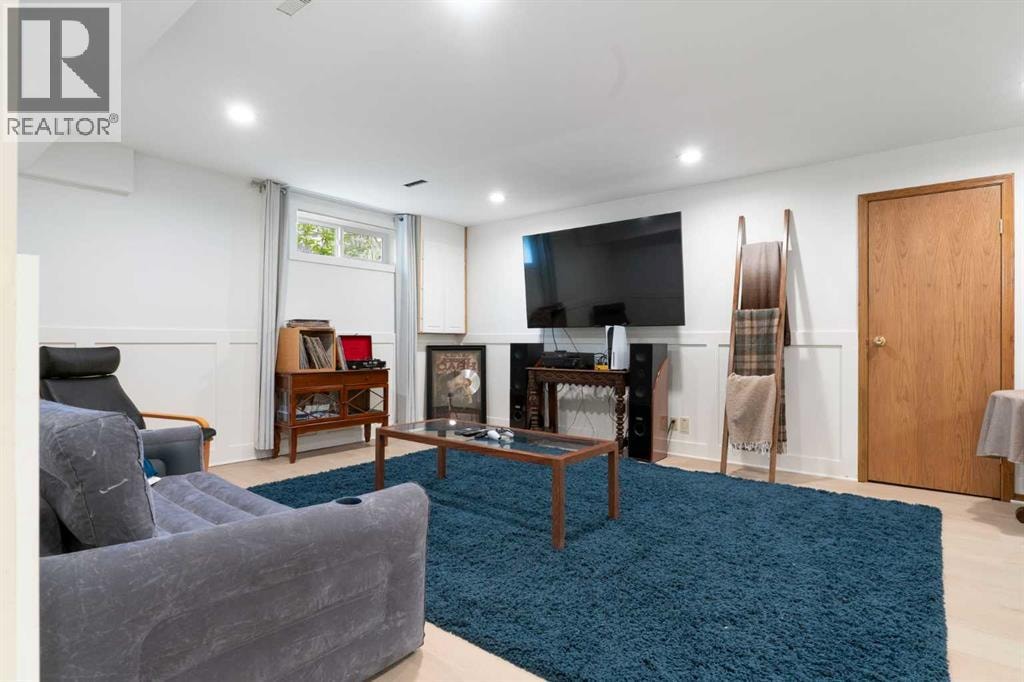 476 Silvergrove Gardens NW — photo 38