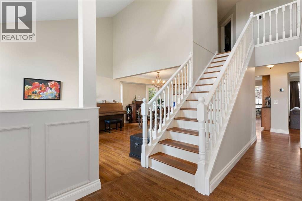 476 Silvergrove Gardens NW — photo 3