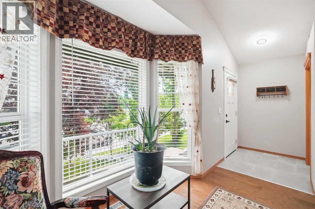 110 Bridlewood Avenue SW — photo 5