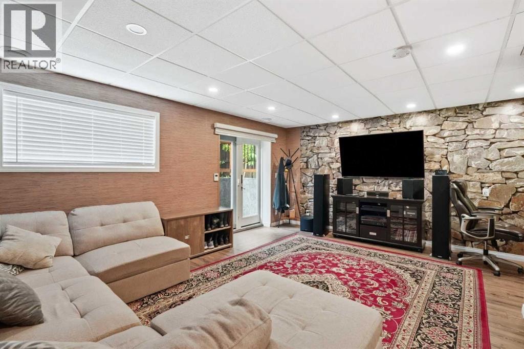 110 Bridlewood Avenue SW — photo 16