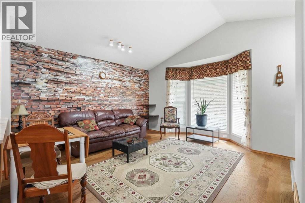 110 Bridlewood Avenue SW — photo 4