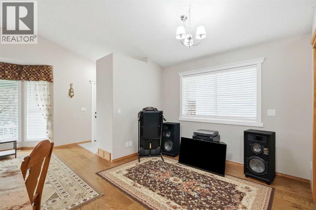 110 Bridlewood Avenue SW — photo 11