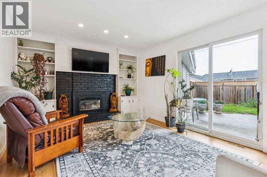 10719 Mapleglen Crescent SE — photo 17