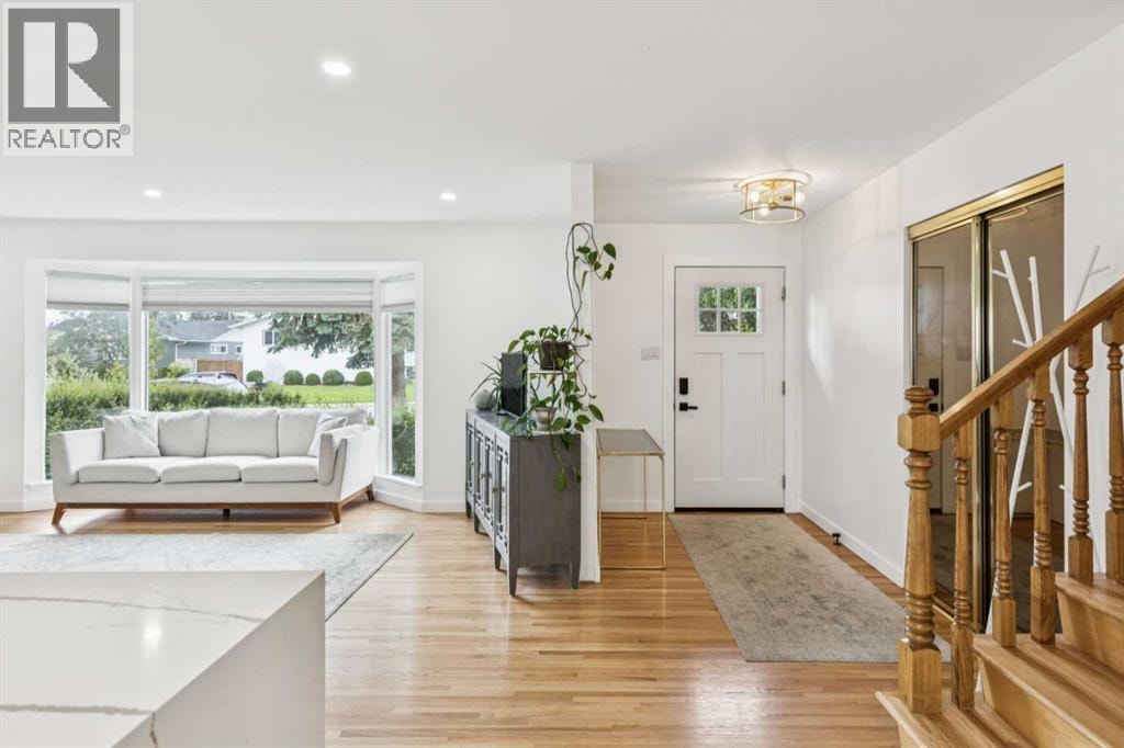 10719 Mapleglen Crescent SE — photo 3