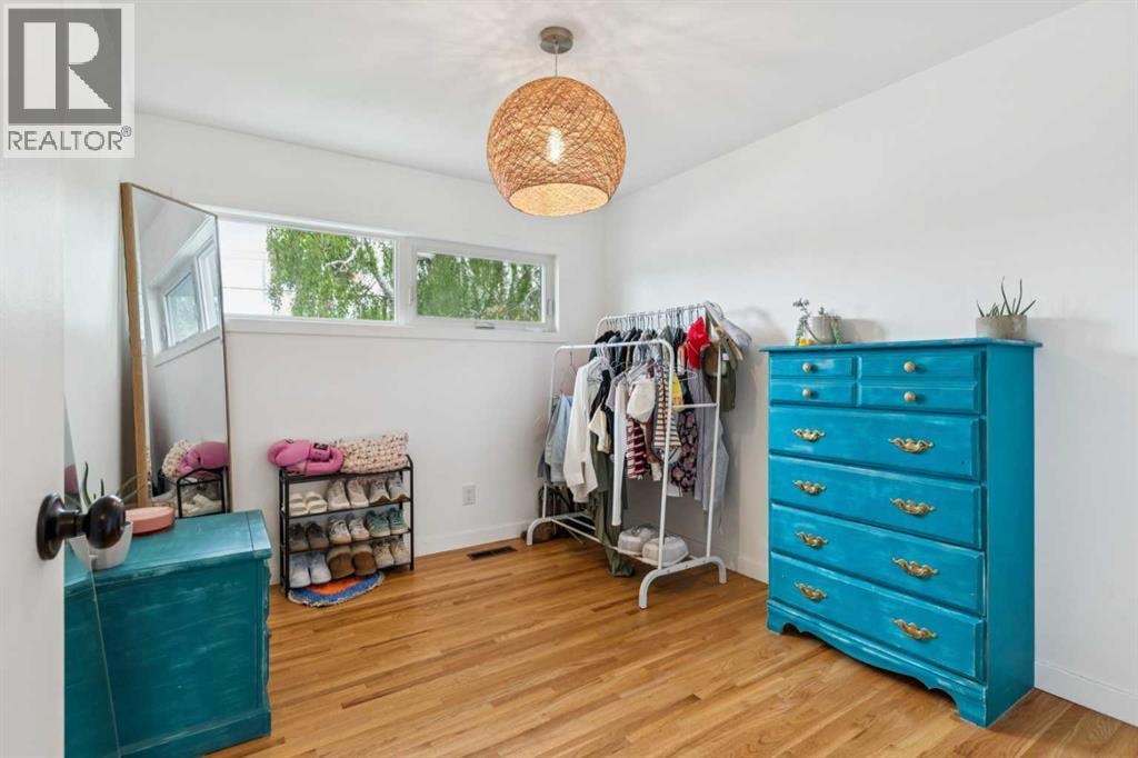 10719 Mapleglen Crescent SE — photo 31