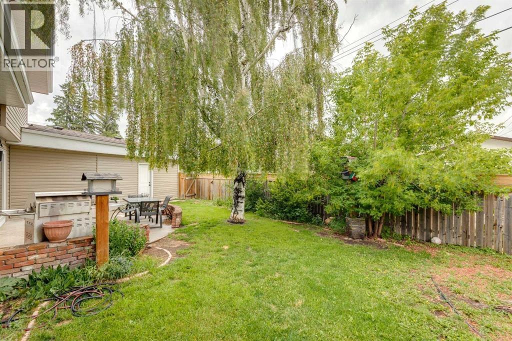 10719 Mapleglen Crescent SE — photo 44