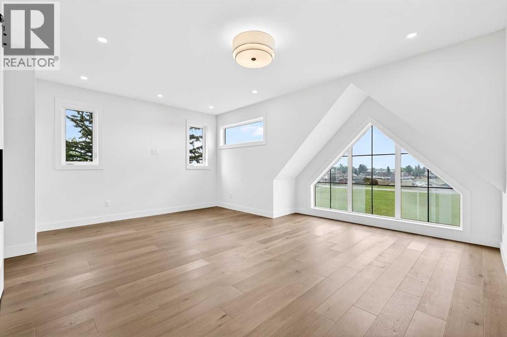 1119 Regal Crescent NE — photo 30