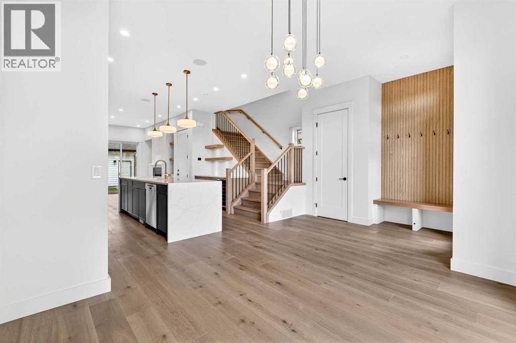1119 Regal Crescent NE — photo 16