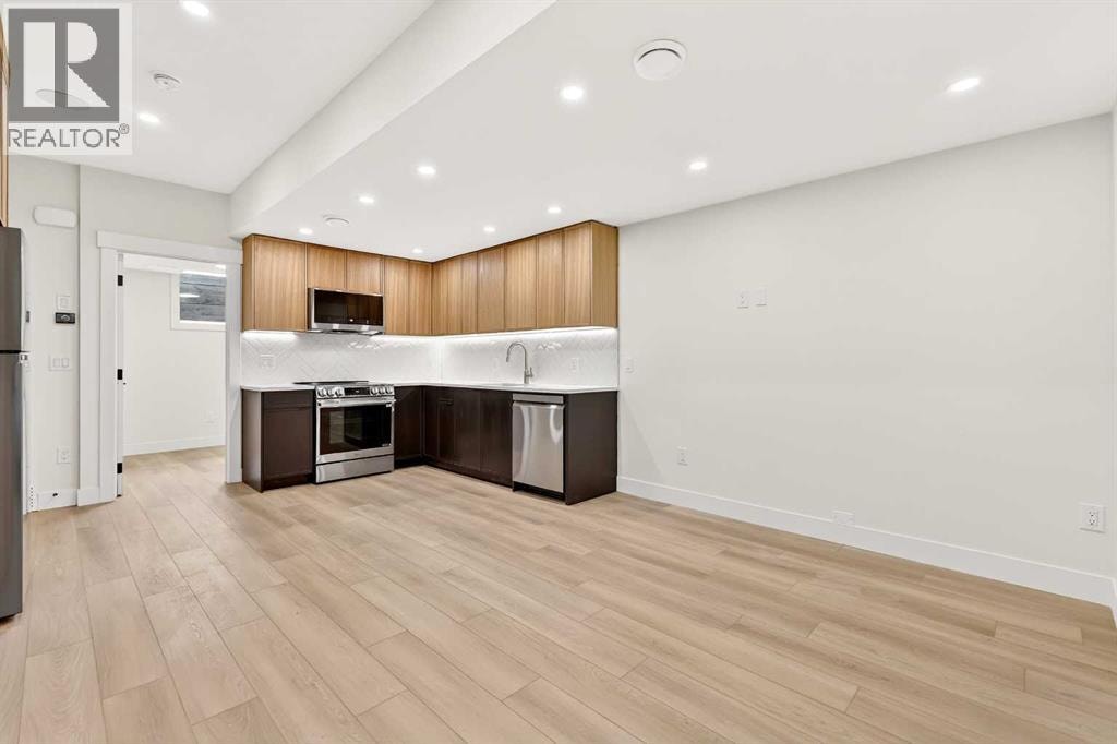 1119 Regal Crescent NE — photo 37