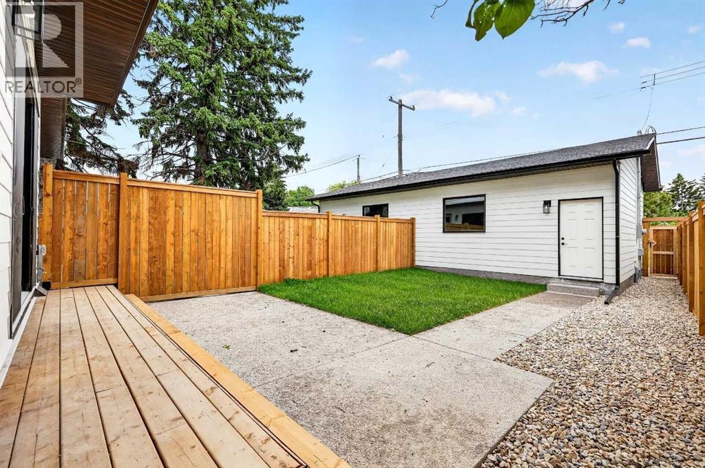 1119 Regal Crescent NE — photo 46