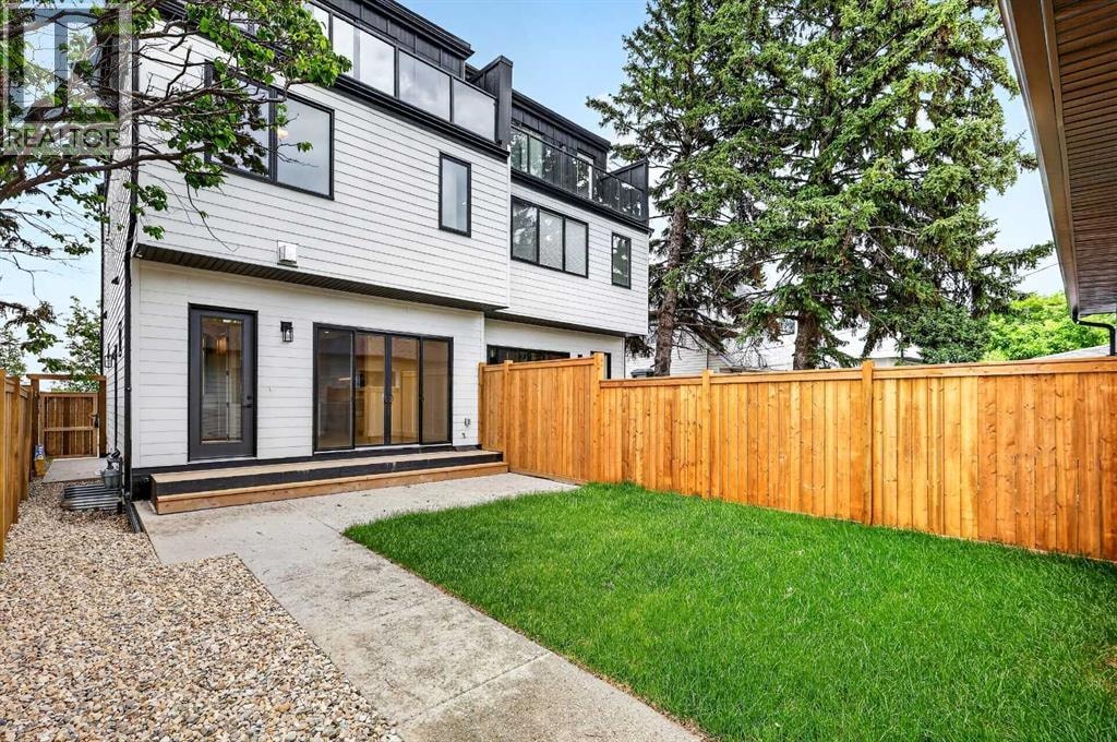 1119 Regal Crescent NE — photo 48
