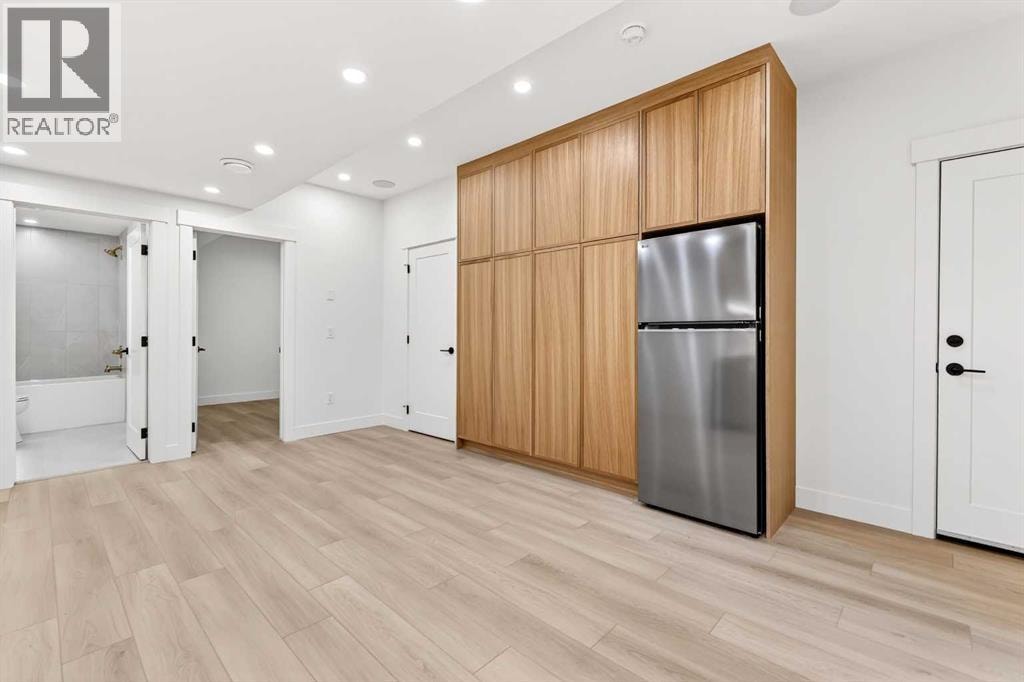 1119 Regal Crescent NE — photo 39