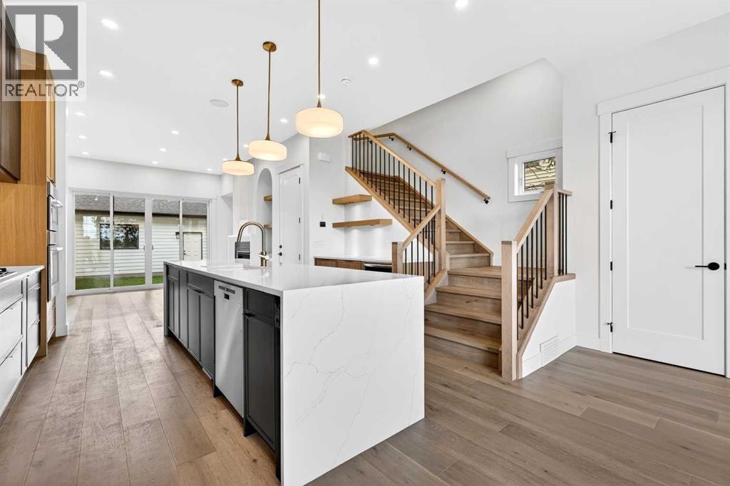 1119 Regal Crescent NE — photo 10