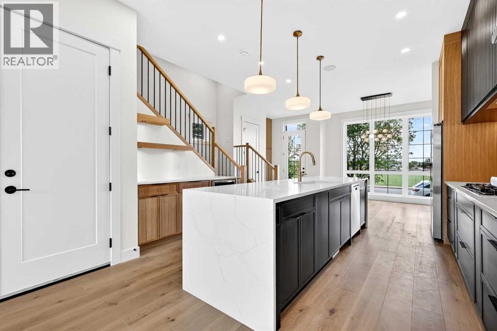 1119 Regal Crescent NE — photo 11